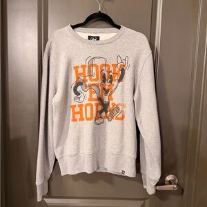 Gray Graphic Sweatshirt with Orange 'Hook ‘Em Horns’ Print